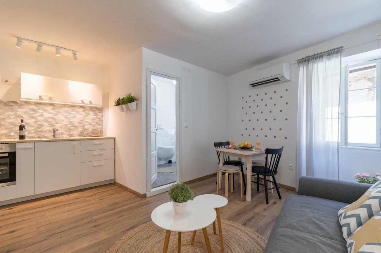 רוביני Central New Apartment Nonna Mara מראה חיצוני תמונה