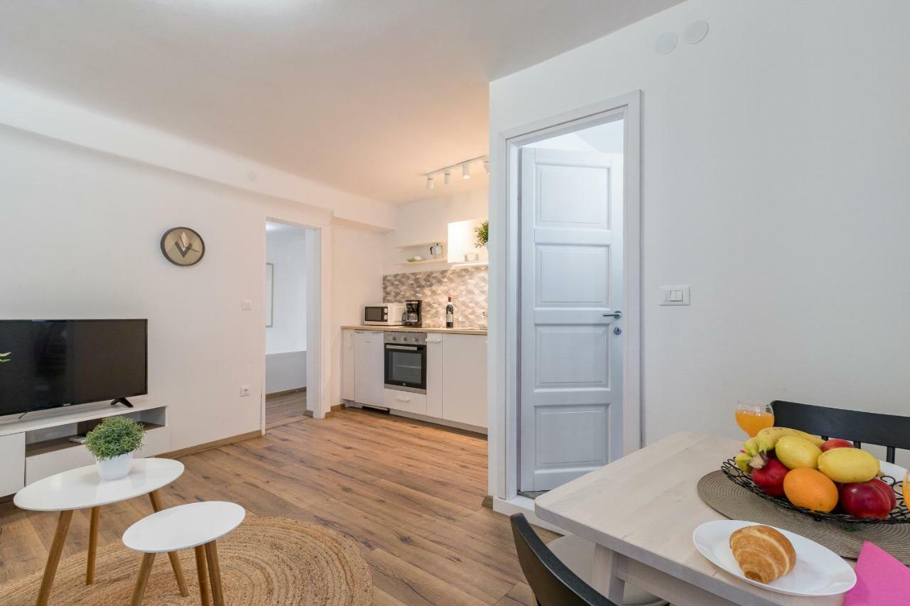 רוביני Central New Apartment Nonna Mara מראה חיצוני תמונה